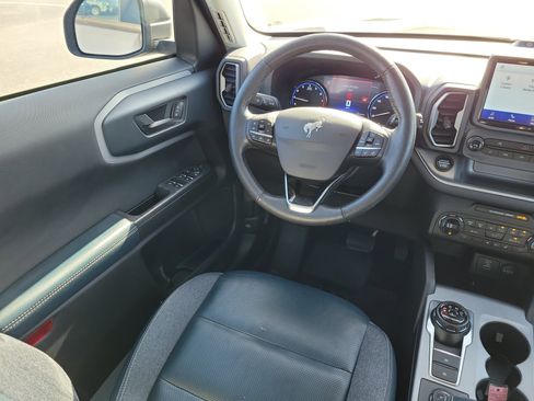 Used 2021 Ford Bronco Sport Outer Banks w/ Outer Banks Package (96D) image 17