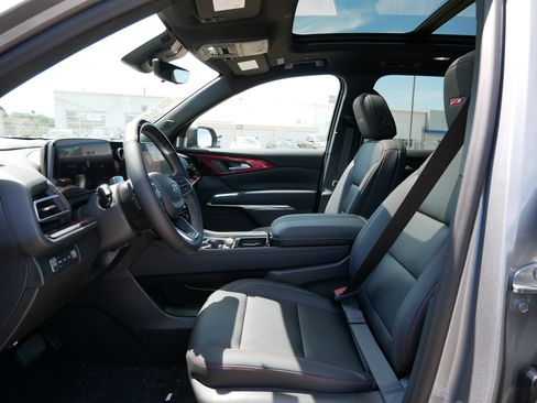 New 2026 Chevrolet Traverse Z71 w/ Enhanced Driving Package AWD/4WD image 10