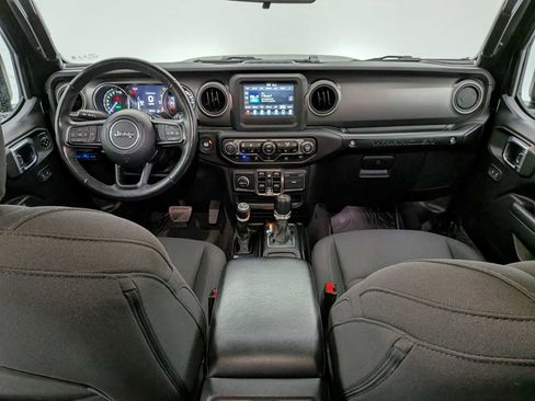 Used 2023 Jeep Wrangler Unlimited w/ Cold Weather Group image 16