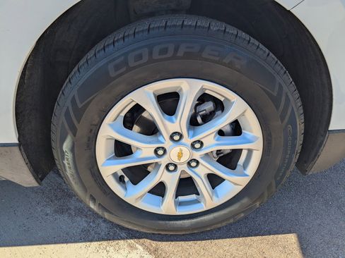 Certified 2019 Chevrolet Equinox LT image 9