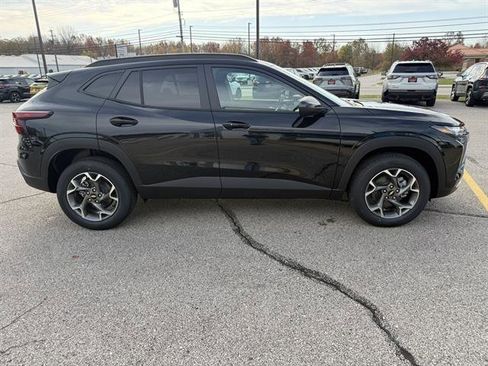 New 2026 Chevrolet Trax LT w/ Driver Confidence Package image 8