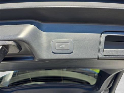 Used 2024 Land Rover Range Rover Evoque Dynamic SE AWD/4WD image 13