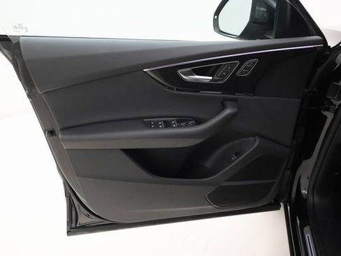 Used 2019 Audi Q8 Prestige image 8