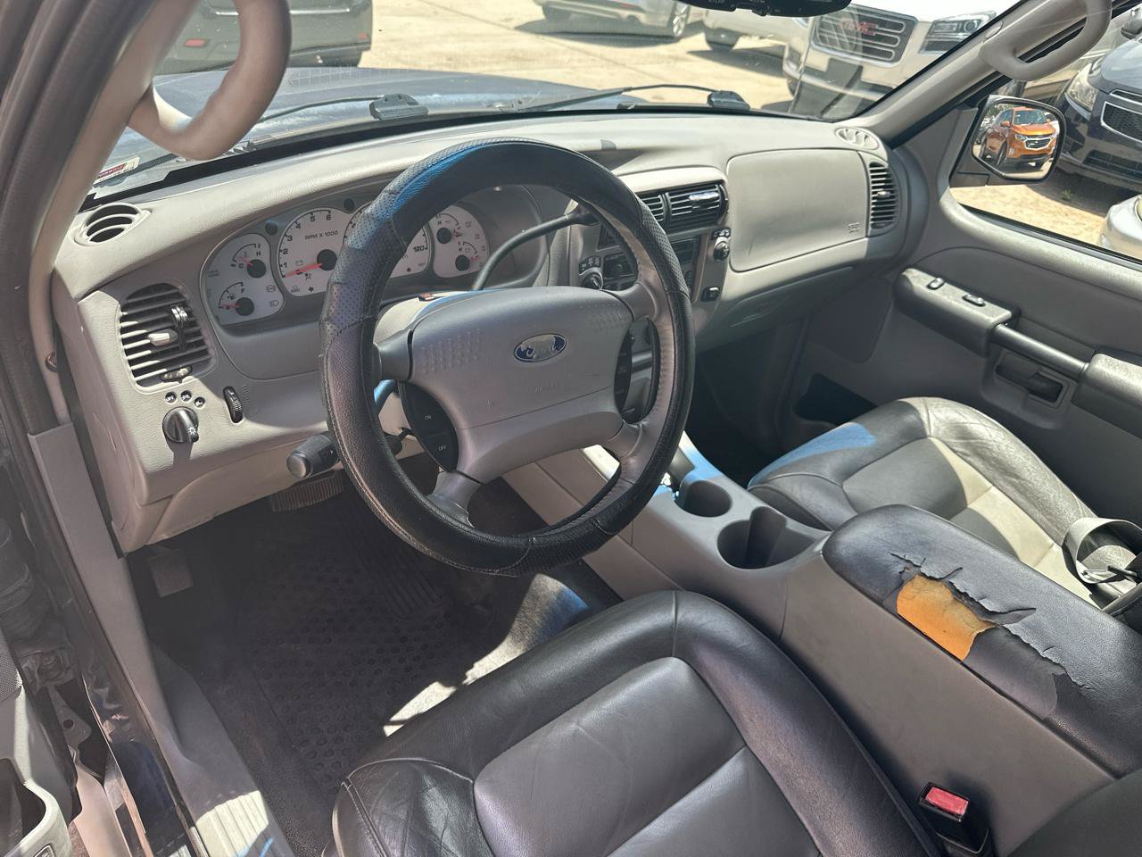 Used 2003 Ford Explorer Sport Trac XLS AWD/4WD image 10