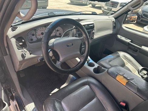 Used 2003 Ford Explorer Sport Trac XLS AWD/4WD image 10