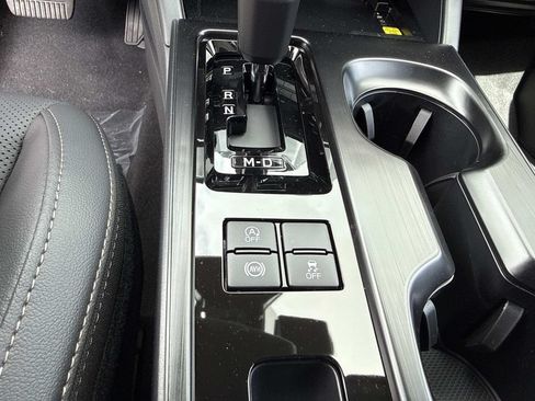 New 2026 Subaru Outback Limited AWD/4WD image 32