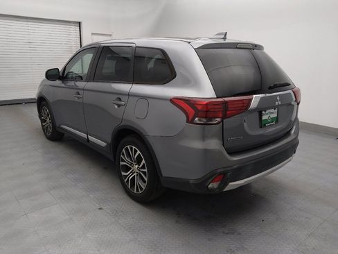 Used 2018 Mitsubishi Outlander SE image 6