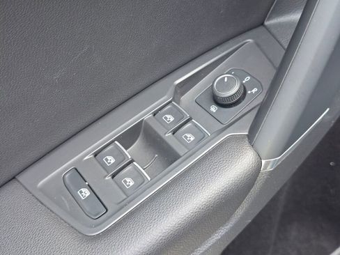 Used 2020 Volkswagen Tiguan SEL image 20