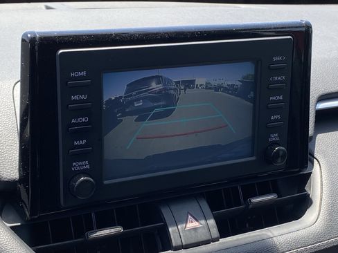 Used 2019 Toyota RAV4 XLE w/ Convenience Package FWD image 7