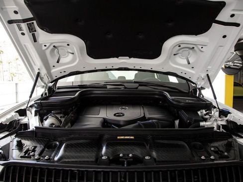 Used 2024 Mercedes-Benz GLE 350 4MATIC image 36