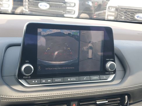 Used 2021 Nissan Rogue SV w/ Premium Package image 10