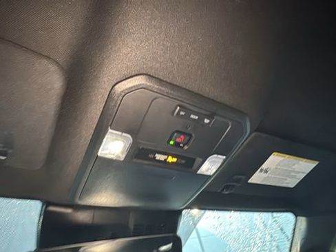 Used 2025 Toyota Tacoma TRD Off-Road image 27