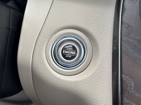 Used 2021 Mercedes-Benz GLC 300 4MATIC image 33