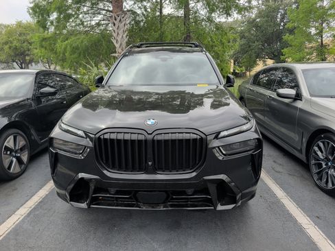 Used 2024 BMW X7 xDrive40i w/ M Sport Package image 2
