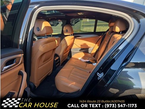 Used 2019 BMW 540i w/ M Sport Package RWD image 5