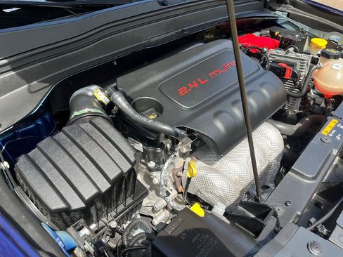 Used 2018 Jeep Renegade Altitude AWD/4WD image 28