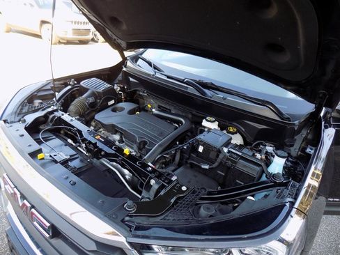 Used 2023 GMC Terrain SLE w/ Driver Convenience Package image 32