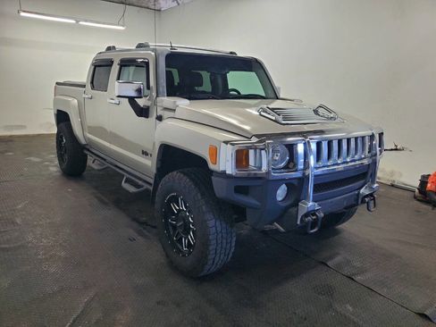 Used 2009 HUMMER H3T Luxury image 3