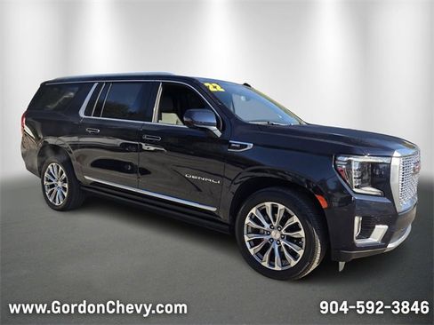 Used 2022 GMC Yukon XL Denali image 8