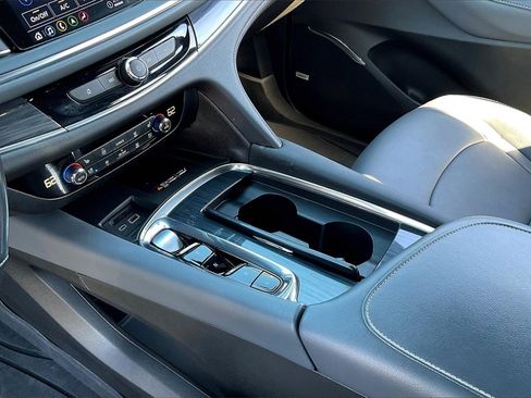 Used 2023 Buick Enclave Premium image 16