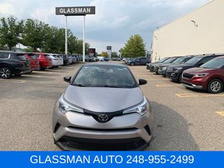 Used 2019 Toyota C-HR XLE FWD video 1