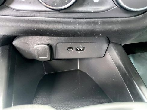 Certified 2025 Chevrolet Trax RS image 25