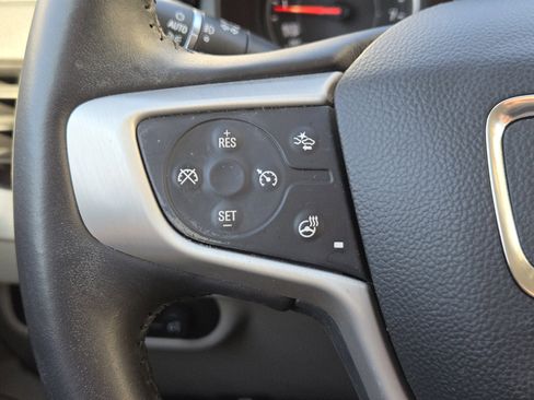 Used 2022 GMC Terrain SLT w/ Infotainment Package II image 30