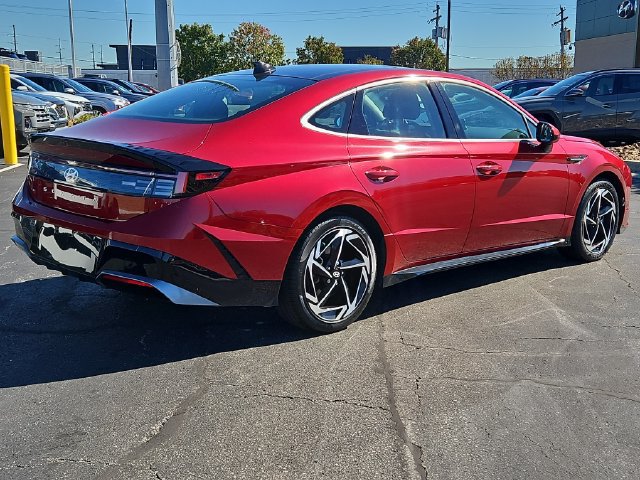 Certified 2024 Hyundai Sonata SEL w/ Convenience Package FWD image 4