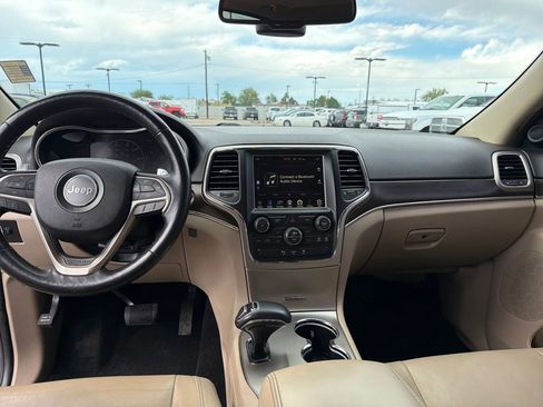 Used 2014 Jeep Grand Cherokee Limited w/ Trailer Tow Group IV AWD/4WD image 3
