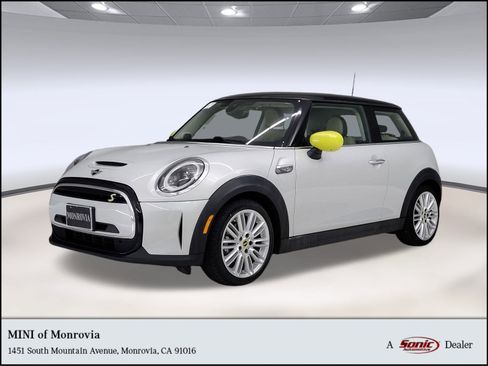 Certified 2022 MINI Cooper SE image 1