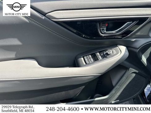 Used 2025 Subaru Outback Onyx Edition AWD/4WD image 18