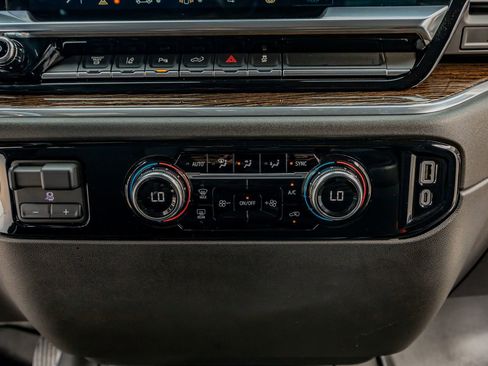 Used 2024 GMC Sierra 3500 SLE image 27