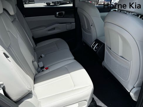 New 2025 Kia Sorento S image 22