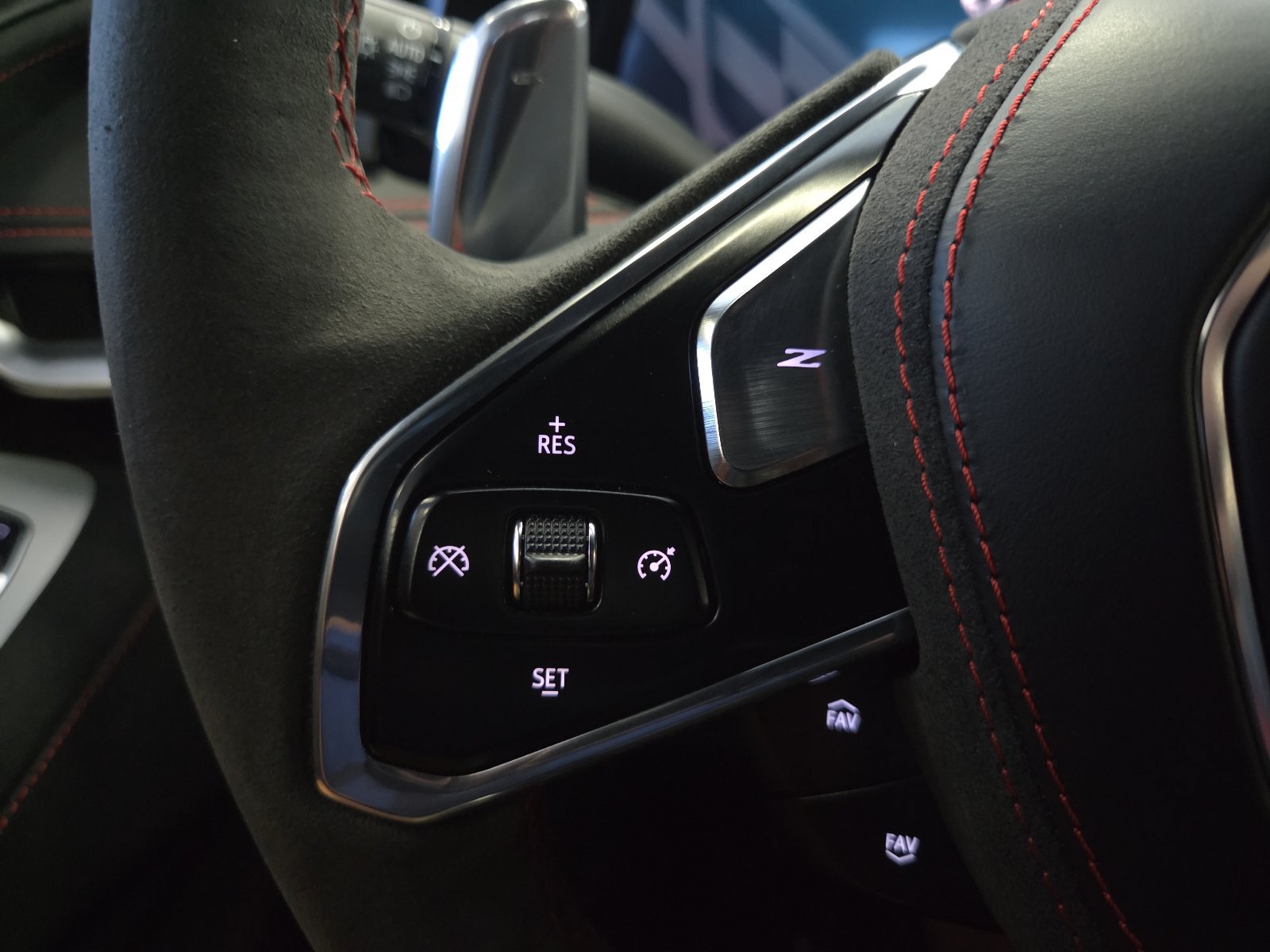 Used 2023 Chevrolet Corvette Stingray Premium Conv w/ Battery Protection Package RWD image 18