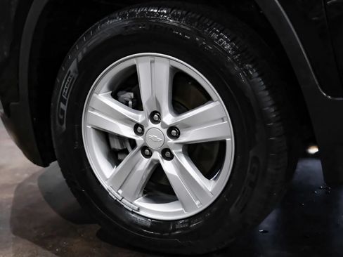 Used 2022 Chevrolet Trax LT w/ LT Convenience Package AWD/4WD image 45