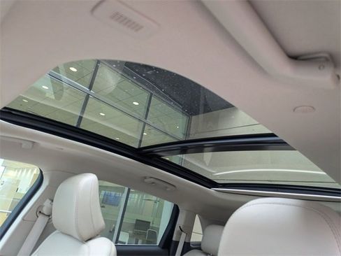 Used 2023 Lincoln Nautilus Reserve w/ Luxury Package image 22