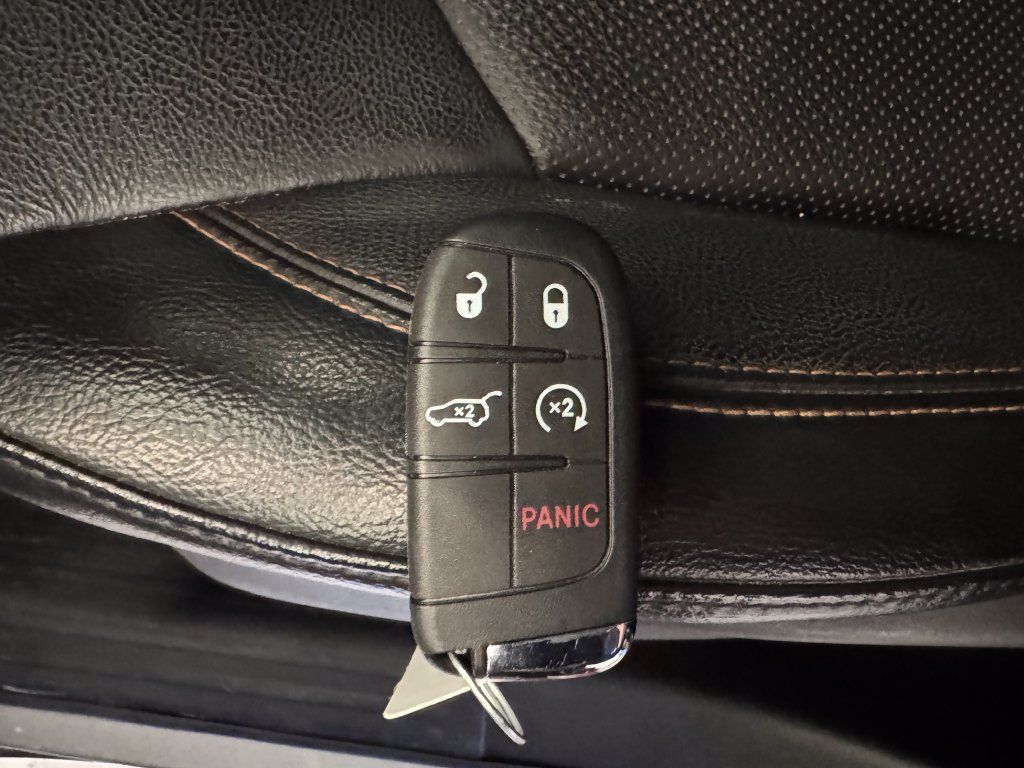 Used 2023 Jeep Compass Latitude AWD/4WD image 17