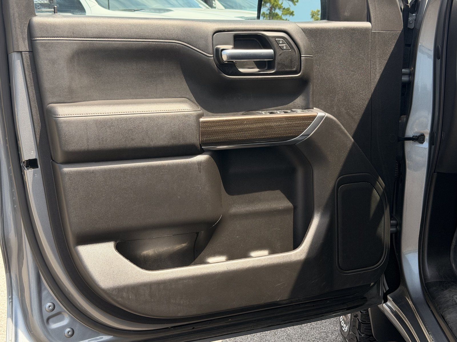Used 2022 Chevrolet Silverado 1500 LT AWD/4WD image 16