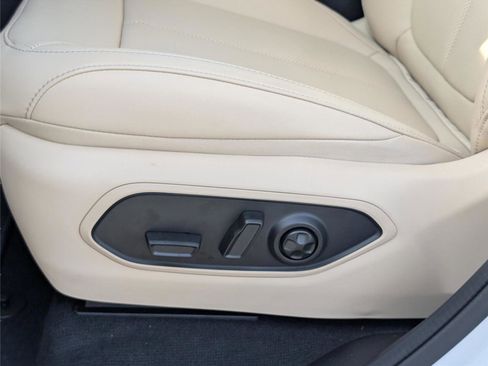 New 2025 Jeep Grand Cherokee L Limited w/ Luxury Tech Group II image 18