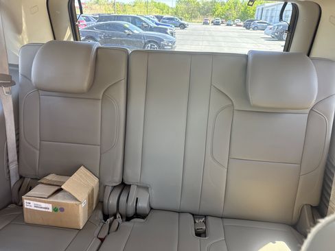 Used 2015 GMC Yukon SLT w/ Open Road Package AWD/4WD image 14
