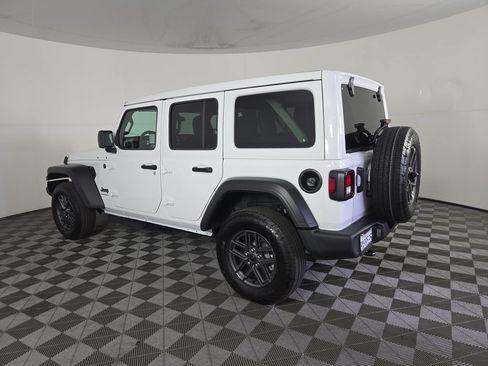 Used 2026 Jeep Wrangler Unlimited Sport AWD/4WD image 6