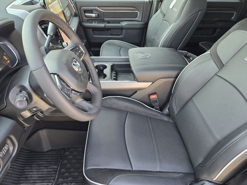 New 2026 RAM 2500 Laramie AWD/4WD image 12