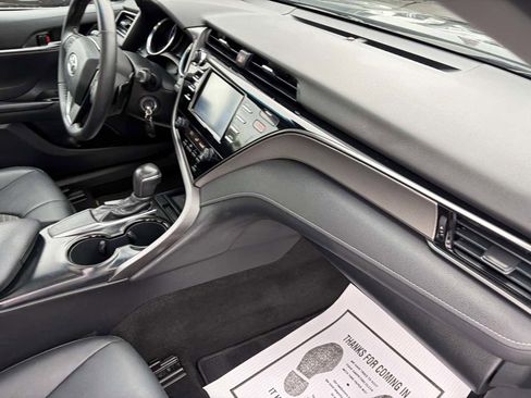 Used 2019 Toyota Camry SE w/ Carpet Mat Package FWD image 26