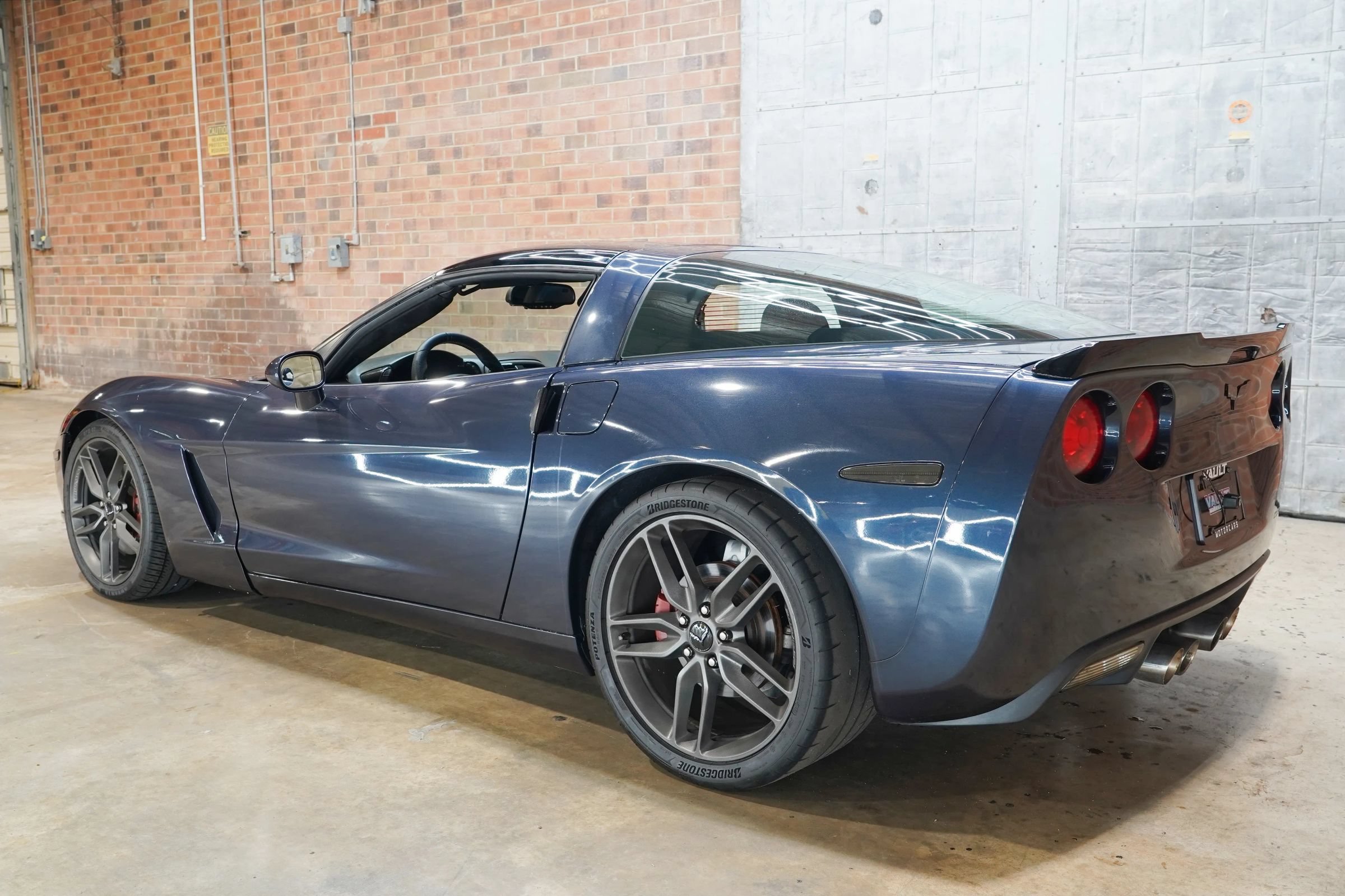 Used 2013 Chevrolet Corvette Coupe w/ Battery Protection Package RWD image 9