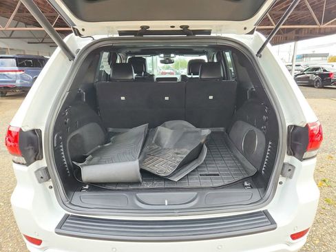 Used 2020 Jeep Grand Cherokee Altitude image 24