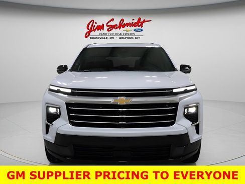 New 2026 Chevrolet Traverse High Country w/ LPO, Floor Liner Package image 3