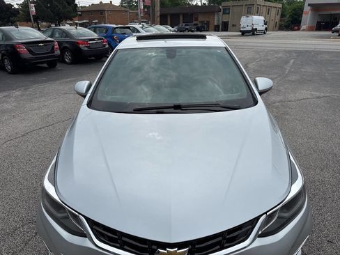Used 2017 Chevrolet Cruze LT w/ Sun And Sound Package image 6