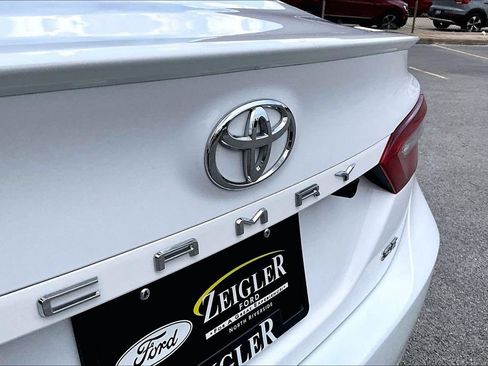 Used 2019 Toyota Camry SE FWD image 30