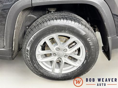 Used 2024 Jeep Grand Cherokee Laredo X w/ Luxury Tech Group I image 33