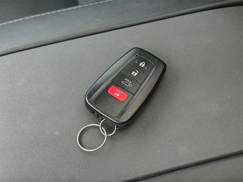 Used 2022 Toyota Highlander Platinum AWD/4WD image 31